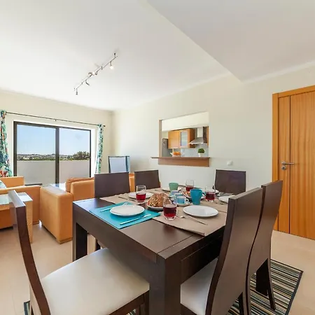 B55 - Sunset Holiday Apartment